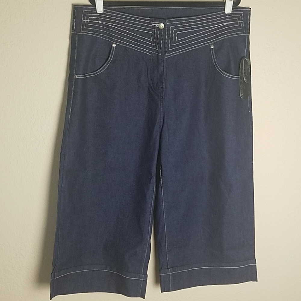 High-waisted jeans beautiful stitching wide capris